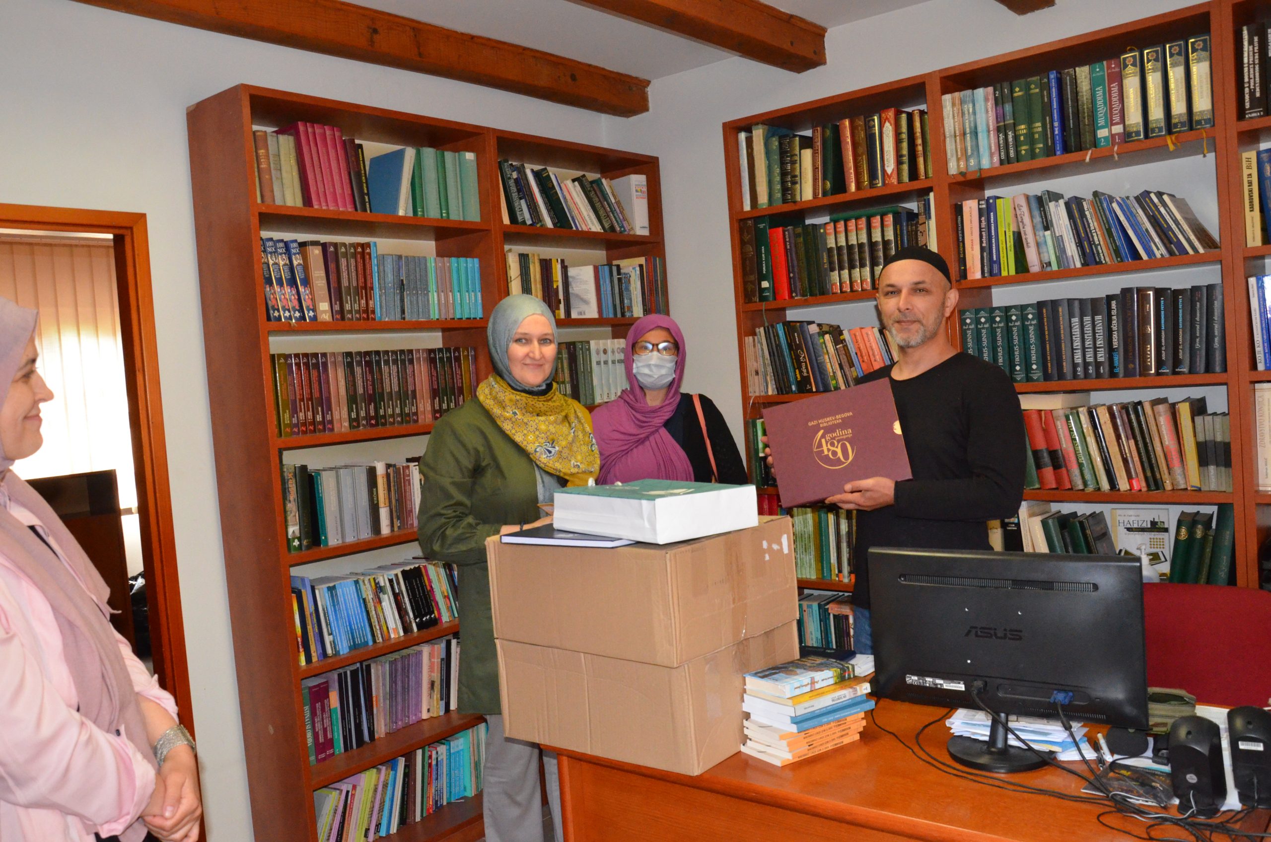 Uposlenici Gazi Husrev-begove biblioteke u radnim posjetama bibliotekama u Konjicu i Mostaru