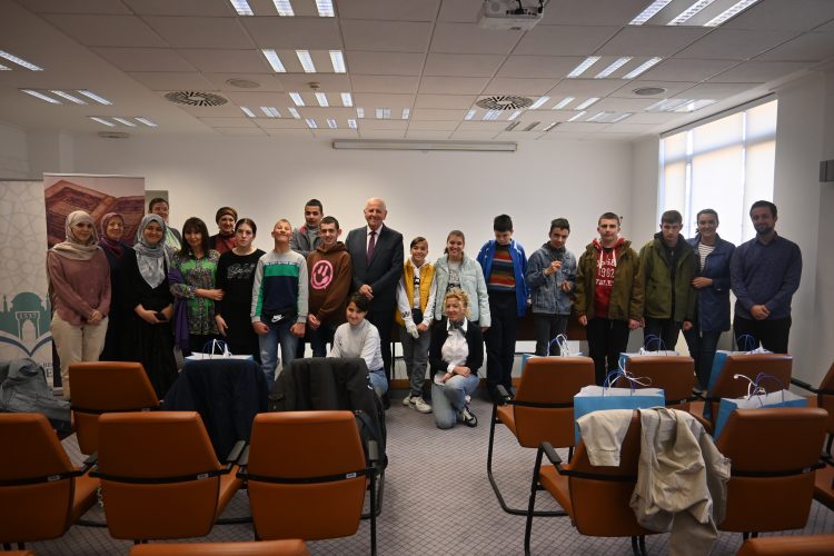 Gazi Husrev-begovu biblioteku posjetila grupa djece iz zavoda „Mjedenica“
