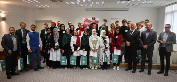U Gazi Husrev-begovoj biblioteci održan debatni turnir učenika